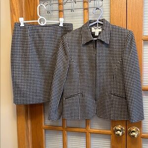 EUC Evan Picone 16 Wool Blend Blazer & Skirt Suit